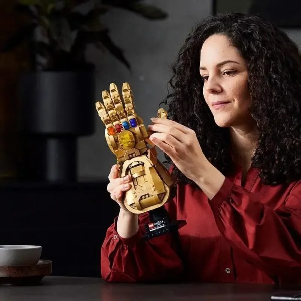 675Pcs Nano Gauntlet Thanos Infinity Gauntlet Building Blocks 675Pcs Nano Gauntlet Thanos Infinity Gauntlet Building Blocks