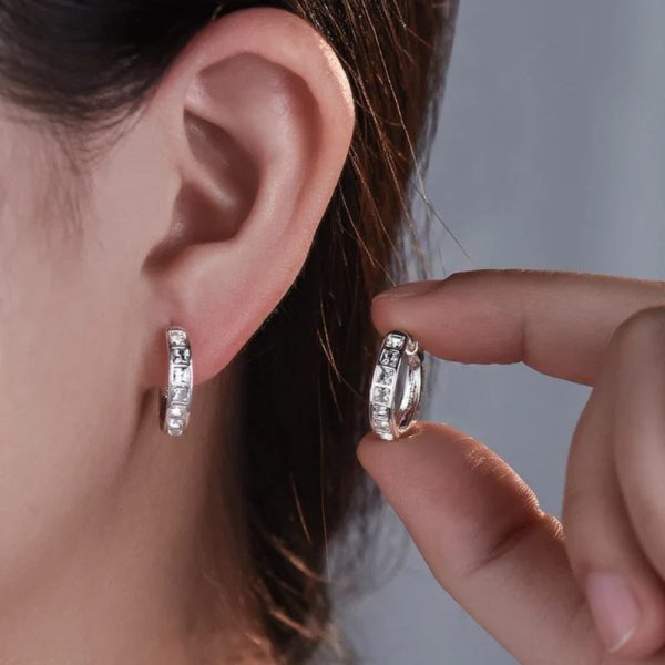 925 Sterling Silver Round Zircon Stud Earrings 925 Sterling Silver Round Zircon Stud Earrings