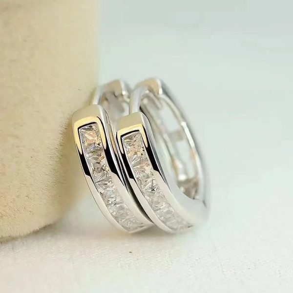 925 Sterling Silver Round Zircon Stud Earrings 925 Sterling Silver Round Zircon Stud Earrings