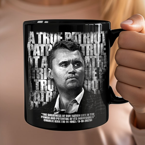 Charlie Kirk Memorial A True Patriot Tribute Remembrance Black Mug LM32 65541