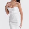 Classy Ruffle Sweetheart Broderie Anglaise Fitted Layered Maxi Sundress - White Classy Ruffle Sweetheart Broderie Anglaise Fitted Layered Maxi Sundress - White