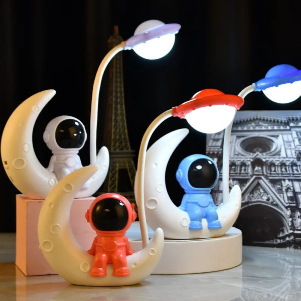 Creative Moon Astronaut Nightlight Creative Moon Astronaut Nightlight