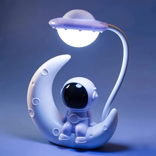Creative Moon Astronaut Nightlight Creative Moon Astronaut Nightlight