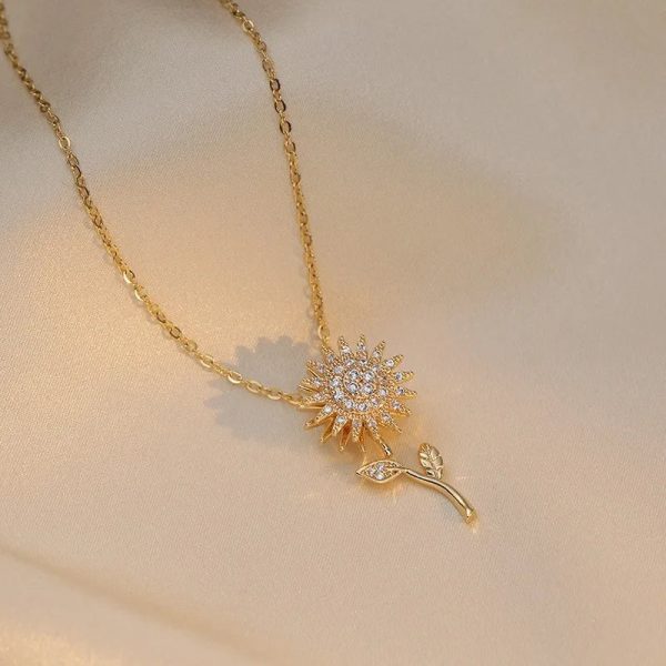 Double Layer Rotating Sunflower Stainless Steel Necklace Double Layer Rotating Sunflower Stainless Steel Necklace