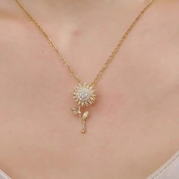 Double Layer Rotating Sunflower Stainless Steel Necklace Double Layer Rotating Sunflower Stainless Steel Necklace