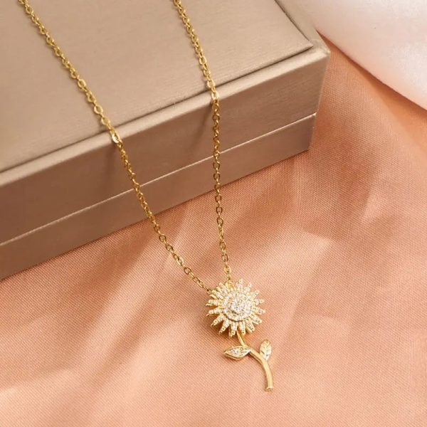 Double Layer Rotating Sunflower Stainless Steel Necklace Double Layer Rotating Sunflower Stainless Steel Necklace