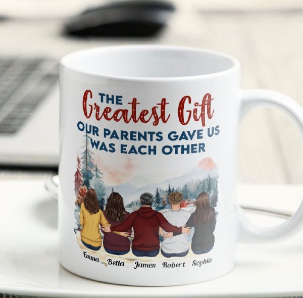 Family Mug with Illustration & Quote, siblings sitting in a snowy mountain scene, a unique gift for Mom & Dad