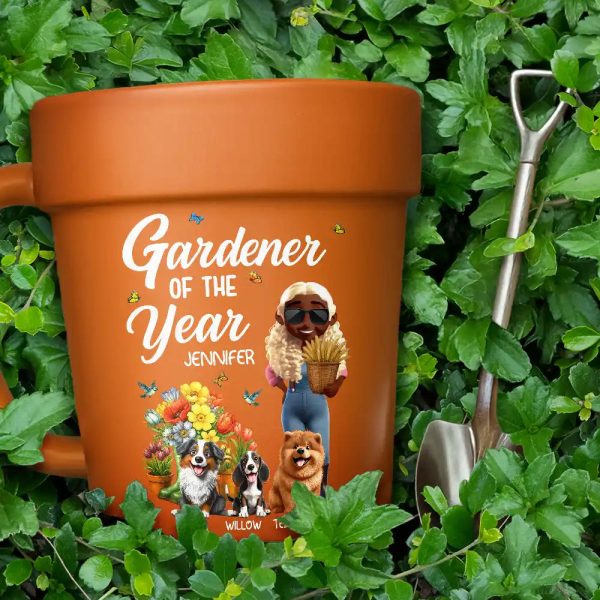 Gardener Of The Year With Dogs - Personalized Plant Pot Ceramic Mug Gardener Of The Year With Dogs - Personalized Plant Pot Ceramic Mug