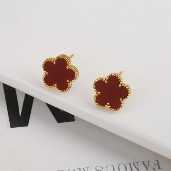 Gold Plated Five Leaf Flower Adjustable Bracelet Gold Plated Five Leaf Flower Adjustable Bracelet