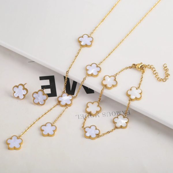 Gold Plated Five Leaf Flower Adjustable Bracelet Gold Plated Five Leaf Flower Adjustable Bracelet
