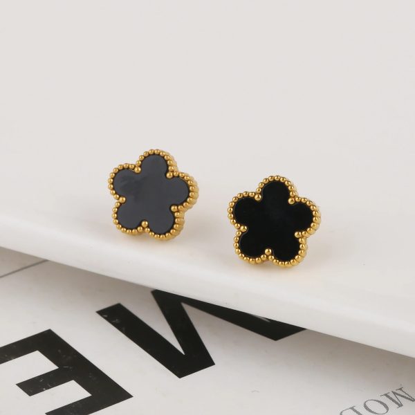 Gold Plated Five Leaf Flower Adjustable Bracelet Gold Plated Five Leaf Flower Adjustable Bracelet