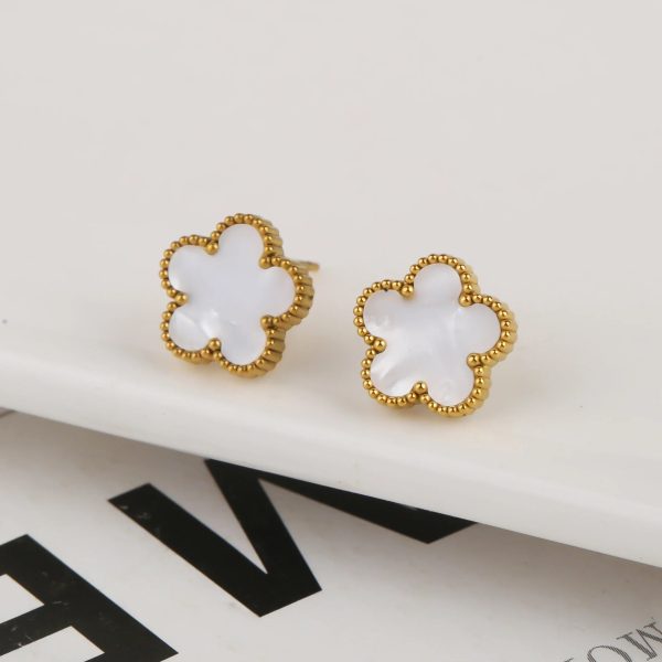 Gold Plated Five Leaf Flower Adjustable Bracelet Gold Plated Five Leaf Flower Adjustable Bracelet