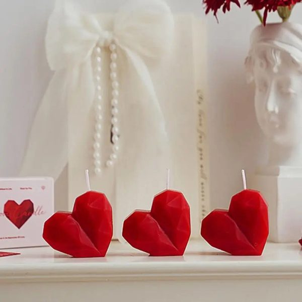 Heart-Shaped Scented Candle for Romantic Gifts