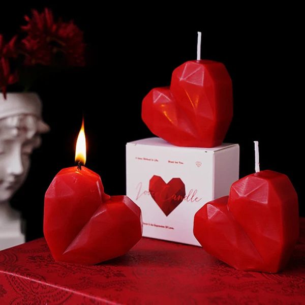 Heart-Shaped Scented Candle for Romantic Gifts