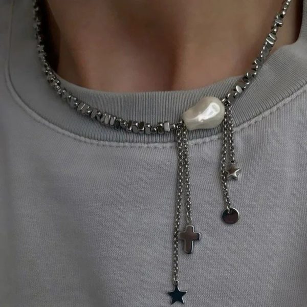 Irregular Pink Stone Beaded Heart Pendant Choker Necklace Irregular Pink Stone Beaded Heart Pendant Choker Necklace