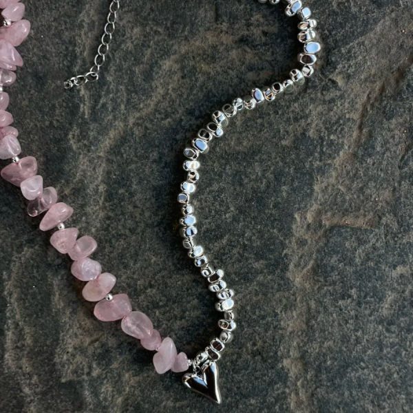 Irregular Pink Stone Beaded Heart Pendant Choker Necklace Irregular Pink Stone Beaded Heart Pendant Choker Necklace