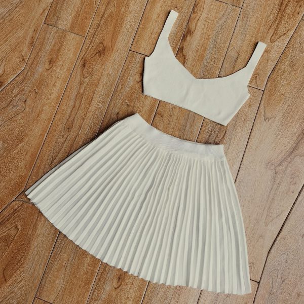 Knit Crop Top And Pleated Skirt Set Knit Crop Top And Pleated Skirt Set