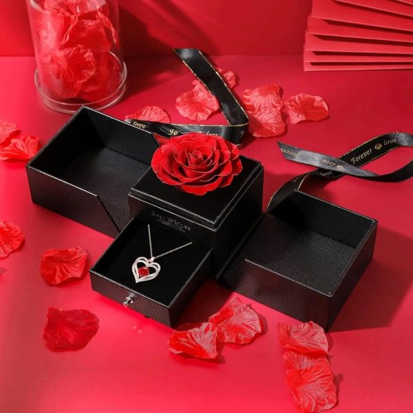 Luxurious Rose Gift Box Necklace Luxurious Rose Gift Box Necklace