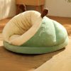 MADDEN Slipper-Shaped Dog Bed MADDEN Slipper-Shaped Dog Bed