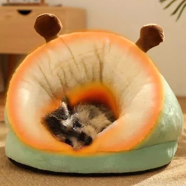 MADDEN Slipper-Shaped Dog Bed MADDEN Slipper-Shaped Dog Bed