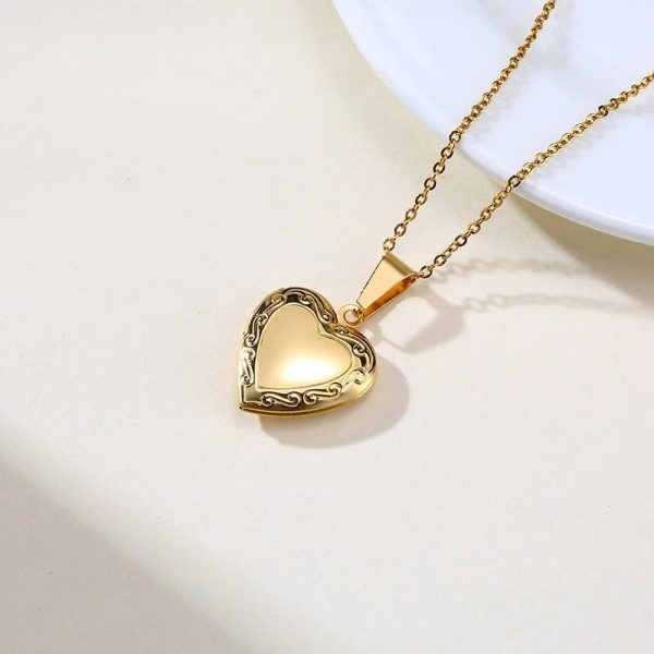 Personalized Heart Locket Necklace with Custom Photo and Name Personalized Heart Locket Necklace with Custom Photo and Name