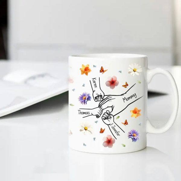 Personalized Mug for Mom & Grandma Meaningful Family Connection Gift with Custom Names & Hand-Holding Illustration Personalized Mug for Mom & Grandma Meaningful Family Connection Gift with Custom Names & Hand-Holding Illustration