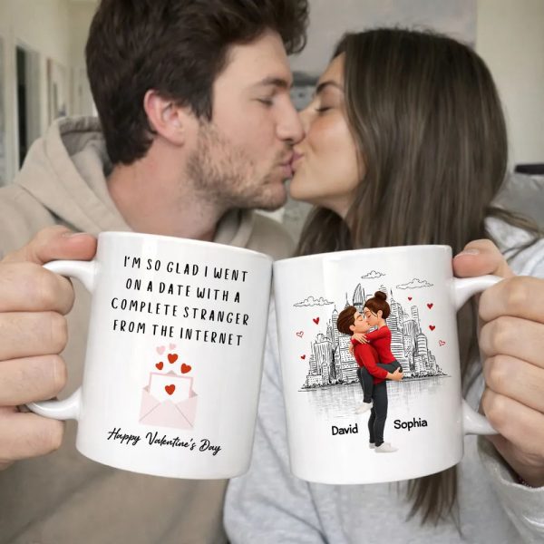 Personalized White Ceramic Mug, Kissing Couple City Sketch for Valentine's Day, Unique Romantic Gift for Girlfriend or Wife
