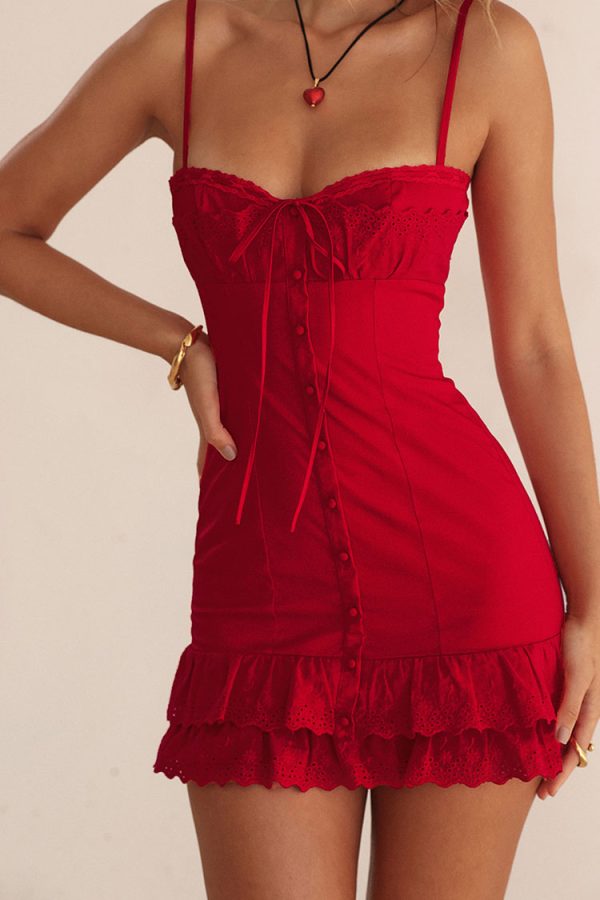 Sexy Lace Trim Sweetheart Neck Button Trim Fitted Slip Mini Sundress - Red Sexy Lace Trim Sweetheart Neck Button Trim Fitted Slip Mini Sundress - Red