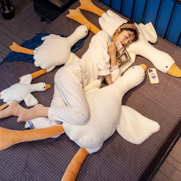 Soft Goose Plush Perfect for Hugging Soft Goose Plush Perfect for Hugging